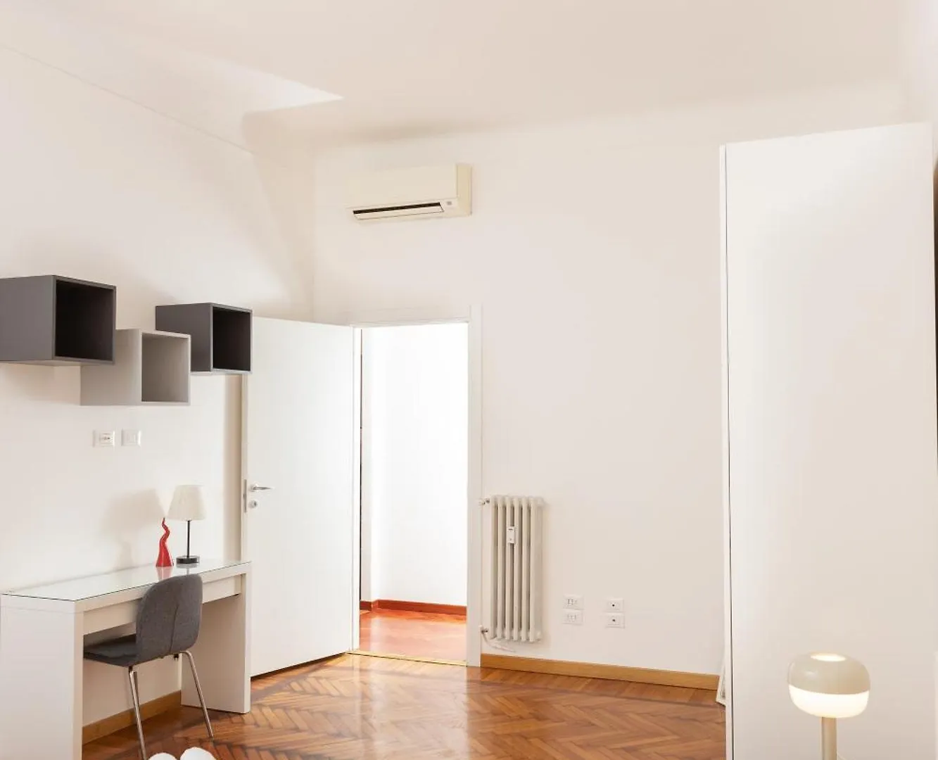 Da Vinci Exclusive Apartment - Milano Centrale,M3, Isola District Italy